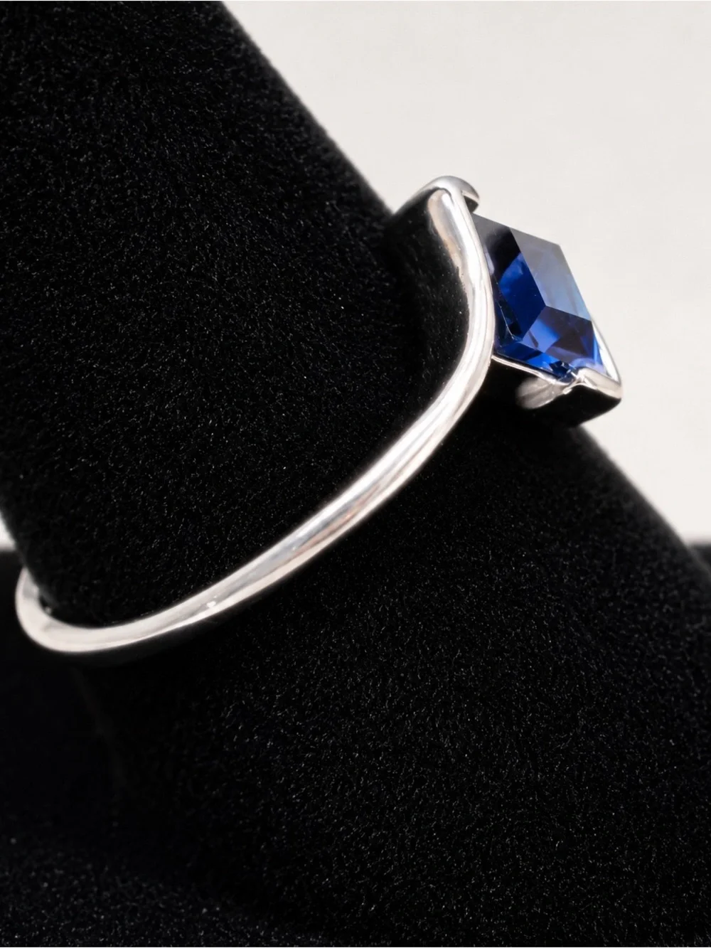 💥3/$50 Silver Tone & Sapphire Blue Square-Cut Crystal Ring | Dainty | Sz 7